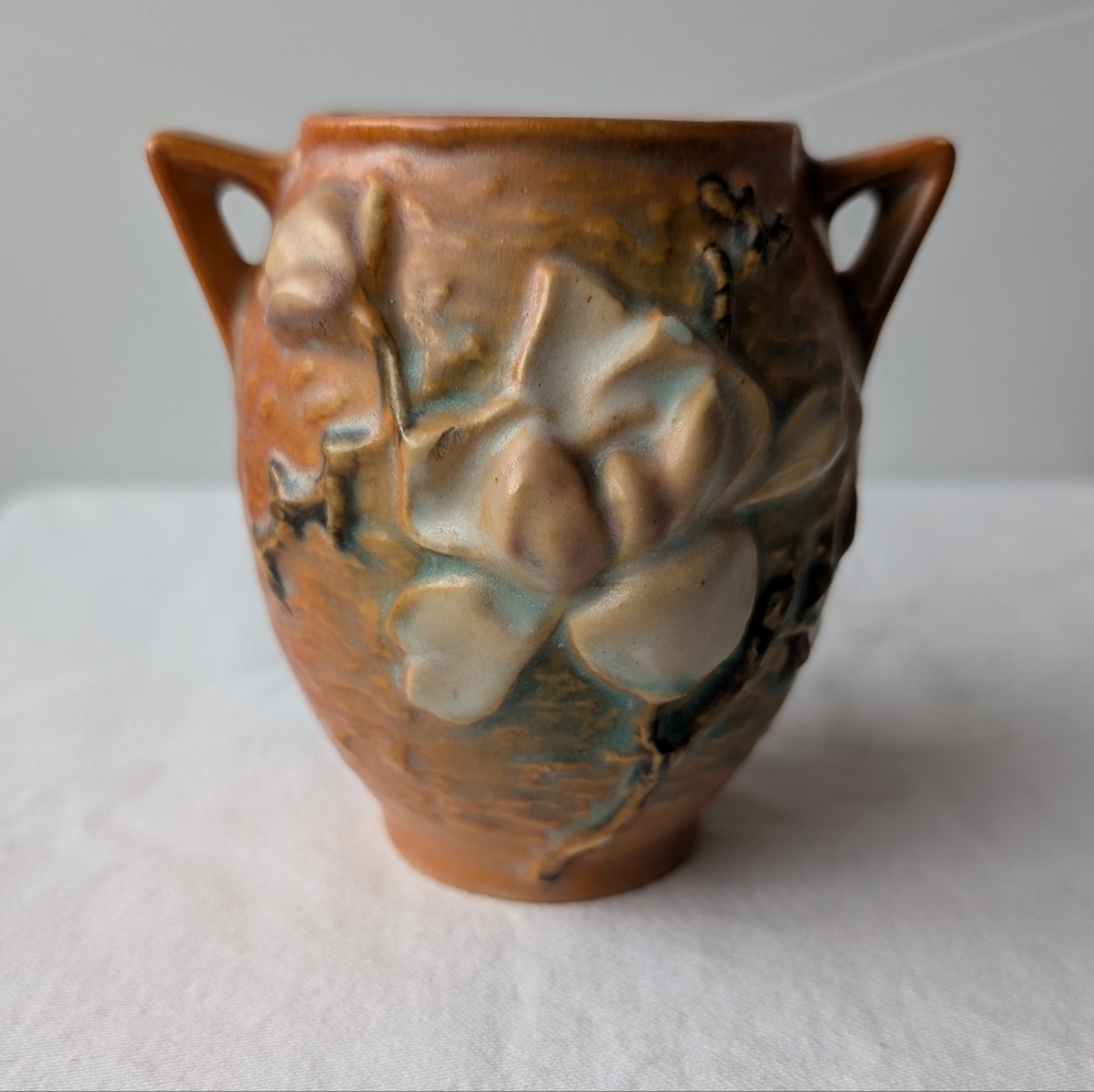 Vintage Roseville Pottery Magnolia Double  Handled Terra Cotta Ceramic Vase